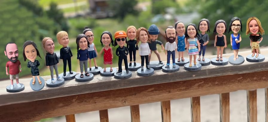IE team in bobble head form